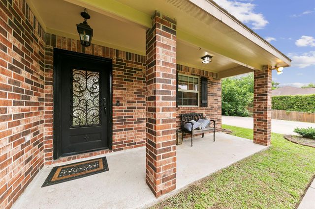 3430 W Meadow Lane, Dickinson, TX 77539