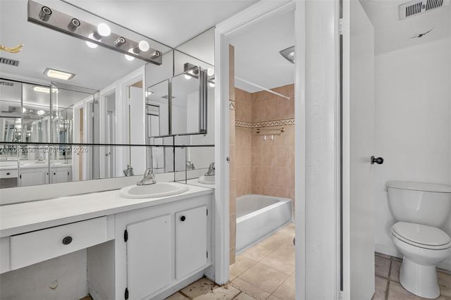 20335 W Country Club Drive 107, Aventura, FL 33180