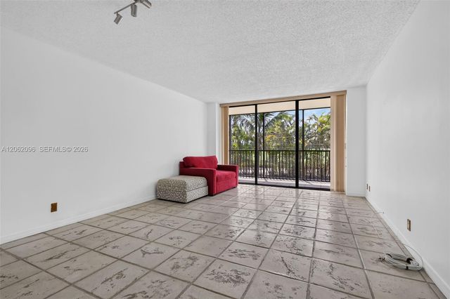 20335 W Country Club Drive 107, Aventura, FL 33180