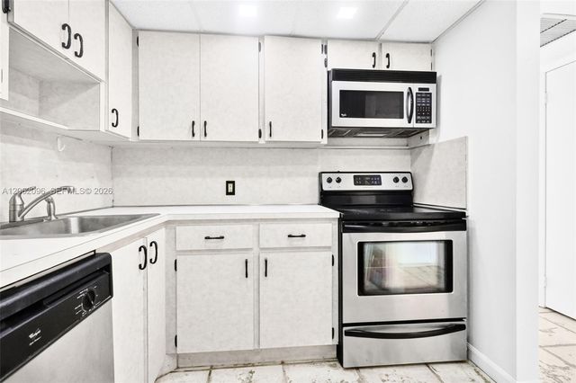 20335 W Country Club Drive 107, Aventura, FL 33180
