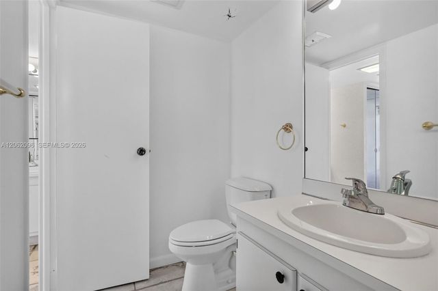 20335 W Country Club Drive 107, Aventura, FL 33180