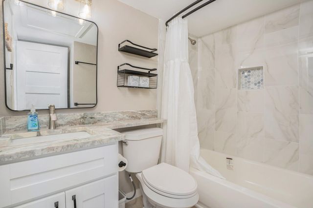 6102 Seawall Boulevard 390, Galveston, TX 77551