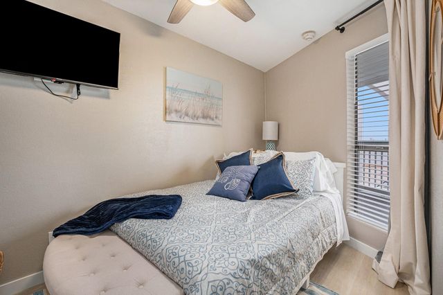 6102 Seawall Boulevard 390, Galveston, TX 77551