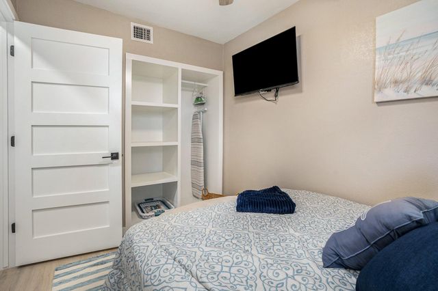 6102 Seawall Boulevard 390, Galveston, TX 77551