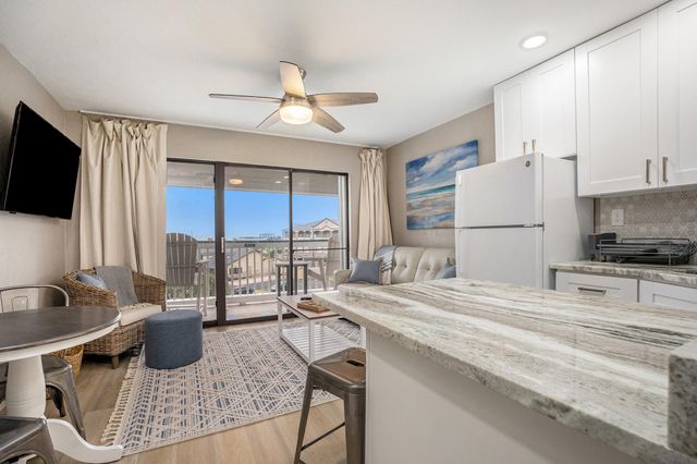 6102 Seawall Boulevard 390, Galveston, TX 77551