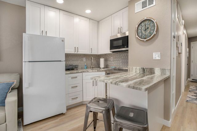 6102 Seawall Boulevard 390, Galveston, TX 77551