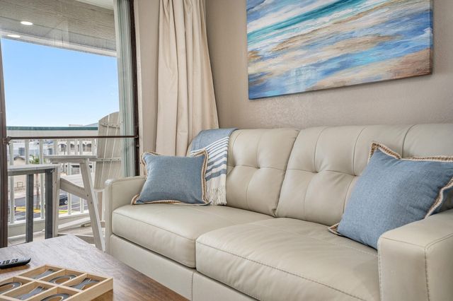 6102 Seawall Boulevard 390, Galveston, TX 77551