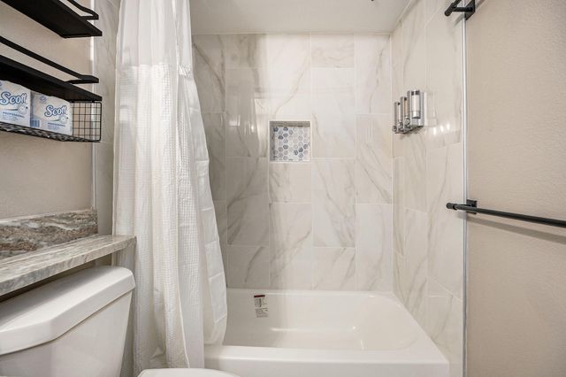 6102 Seawall Boulevard 390, Galveston, TX 77551