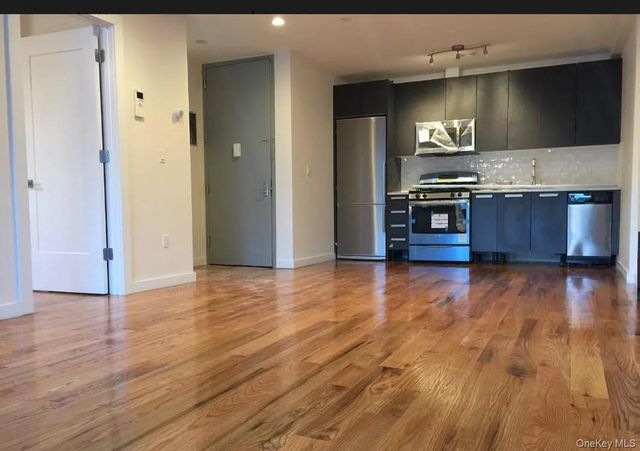 103 Varet Street 2B, Brooklyn, NY 11206