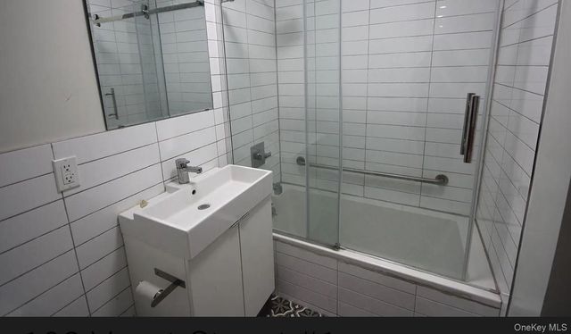 103 Varet Street 2B, Brooklyn, NY 11206