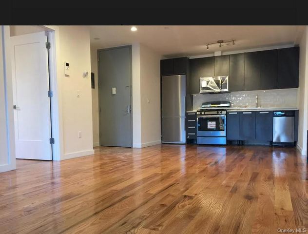 103 Varet Street 2B, Brooklyn, NY 11206