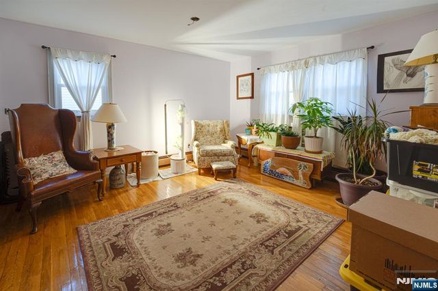 3 Acorn Road, Secaucus, NJ 07094