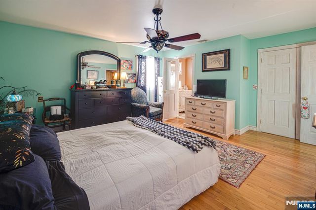 3 Acorn Road, Secaucus, NJ 07094