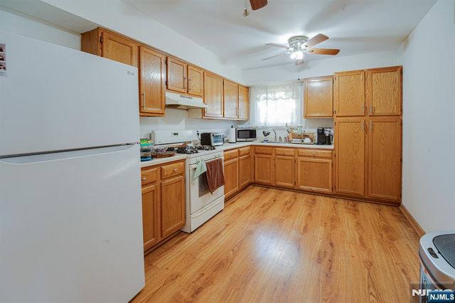 3 Acorn Road, Secaucus, NJ 07094