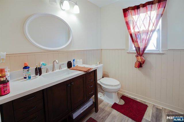 3 Acorn Road, Secaucus, NJ 07094