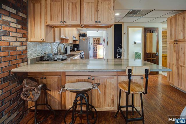 3 Acorn Road, Secaucus, NJ 07094