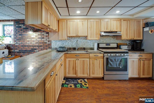 3 Acorn Road, Secaucus, NJ 07094