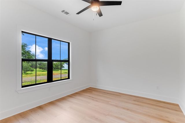 837 Birch LN, Cottonwood Shores, TX 78657