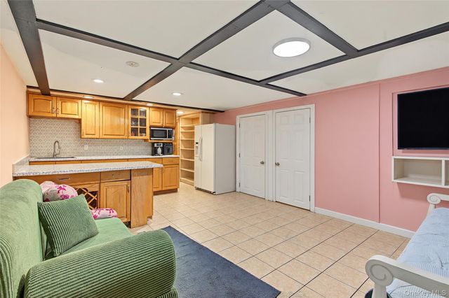 1085 Bay Shore Avenue, Bay Shore, NY 11706