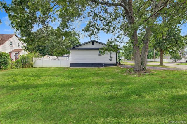 1085 Bay Shore Avenue, Bay Shore, NY 11706