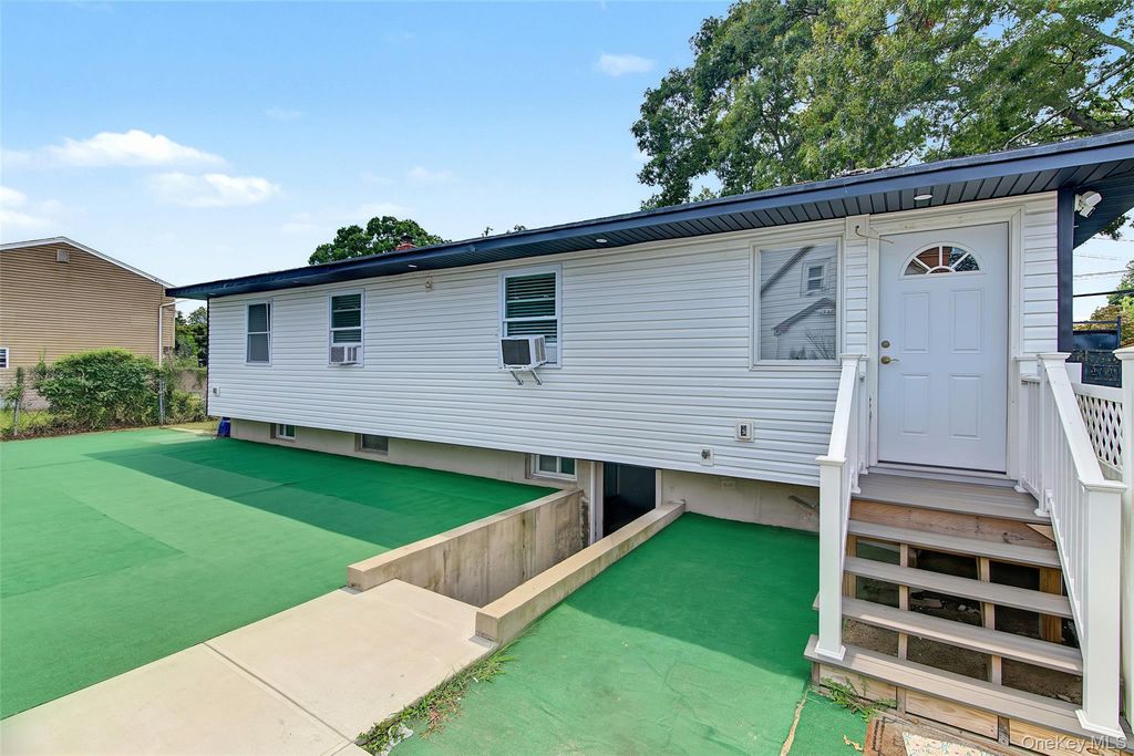 1085 Bay Shore Avenue, Bay Shore, NY 11706 — photo 5