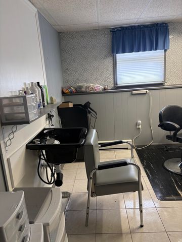 676 Cohas Avenue, Manchester, NH 03109