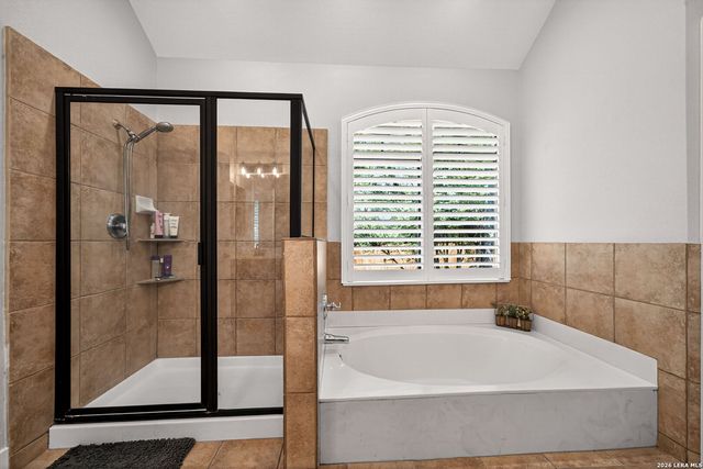 23715 Legend Knoll, San Antonio, TX 78260