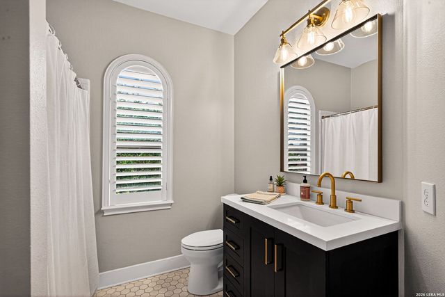 23715 Legend Knoll, San Antonio, TX 78260