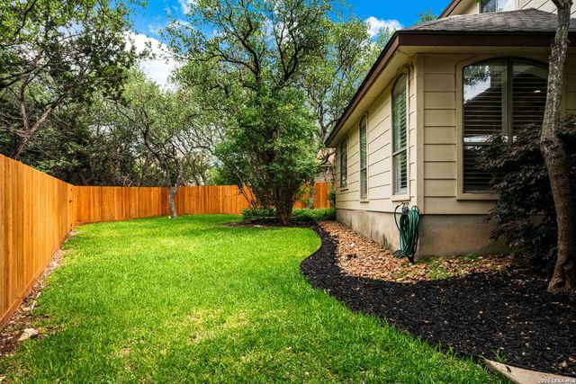 23715 Legend Knoll, San Antonio, TX 78260