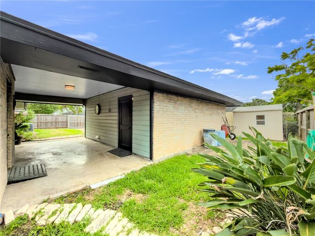 4302 Braggs Dr, Corpus Christi, TX 78413
