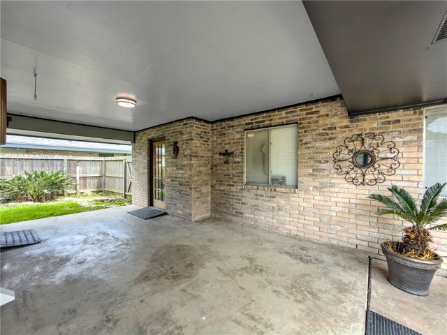 4302 Braggs Dr, Corpus Christi, TX 78413