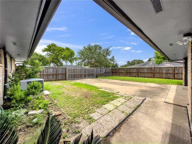 4302 Braggs Dr, Corpus Christi, TX 78413