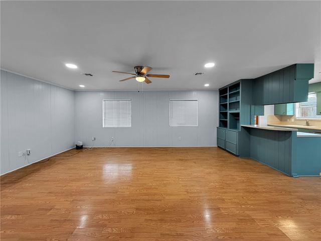 4302 Braggs Dr, Corpus Christi, TX 78413
