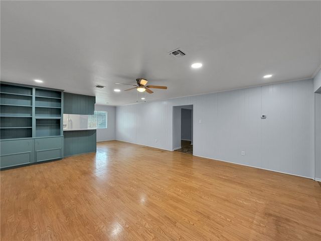 4302 Braggs Dr, Corpus Christi, TX 78413