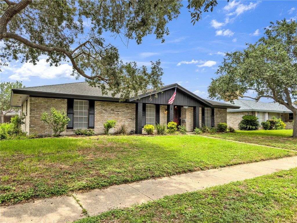 4302 Braggs Dr, Corpus Christi, TX 78413 — photo 3
