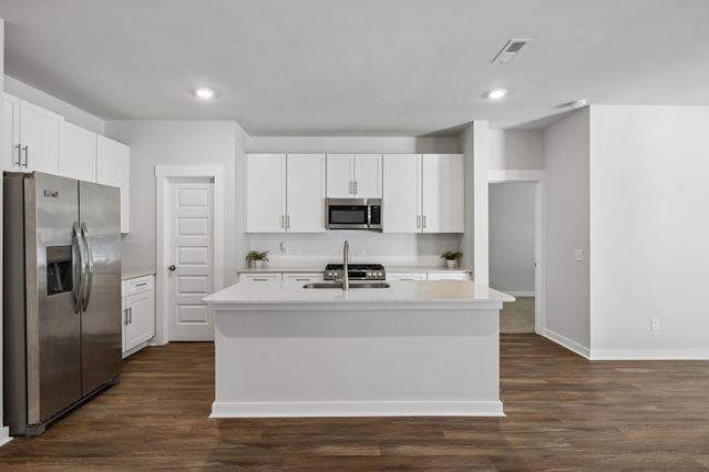 551 Ballard Dr, White House, TN 37188