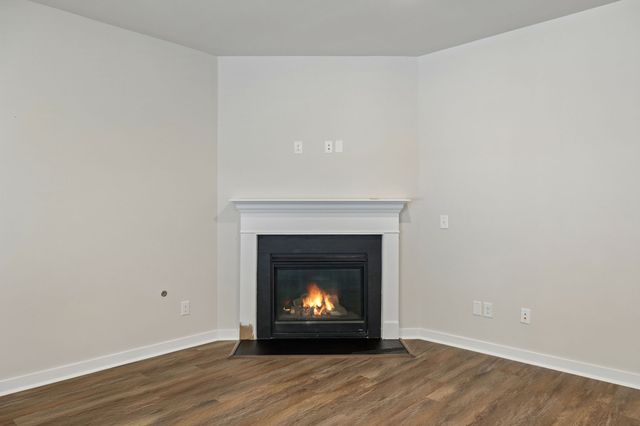 551 Ballard Dr, White House, TN 37188
