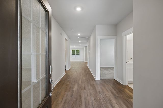 551 Ballard Dr, White House, TN 37188