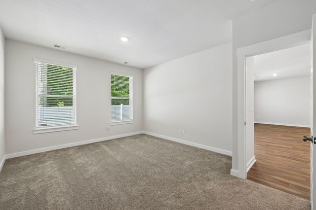 551 Ballard Dr, White House, TN 37188