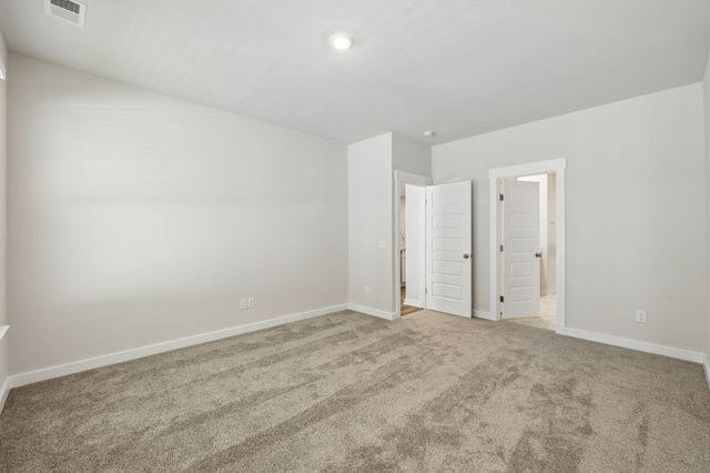 551 Ballard Dr, White House, TN 37188
