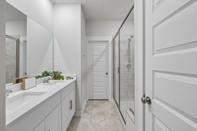 551 Ballard Dr, White House, TN 37188