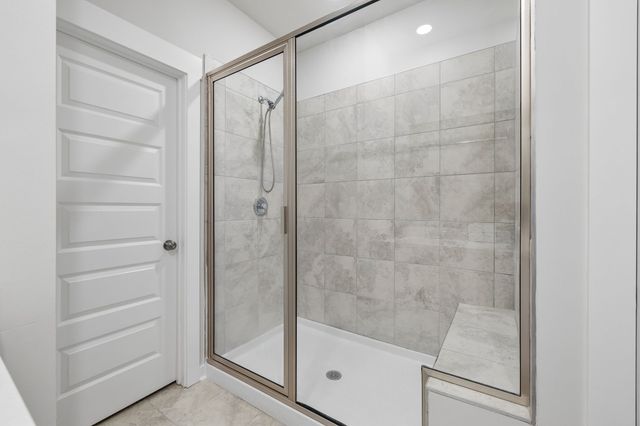 551 Ballard Dr, White House, TN 37188