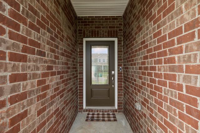 551 Ballard Dr, White House, TN 37188