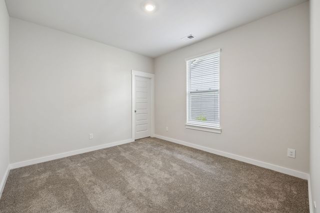 551 Ballard Dr, White House, TN 37188
