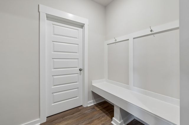 551 Ballard Dr, White House, TN 37188