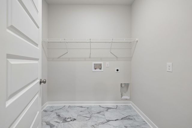 551 Ballard Dr, White House, TN 37188