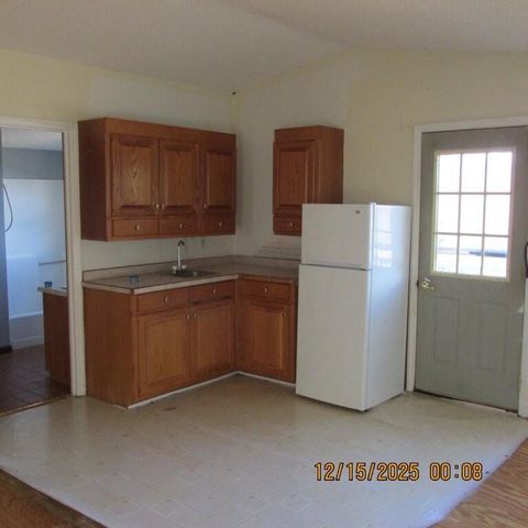 465 McMoon LN, Stuart, VA 24171