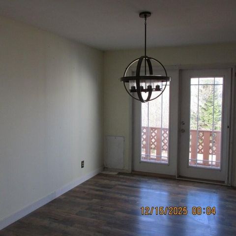 465 McMoon LN, Stuart, VA 24171