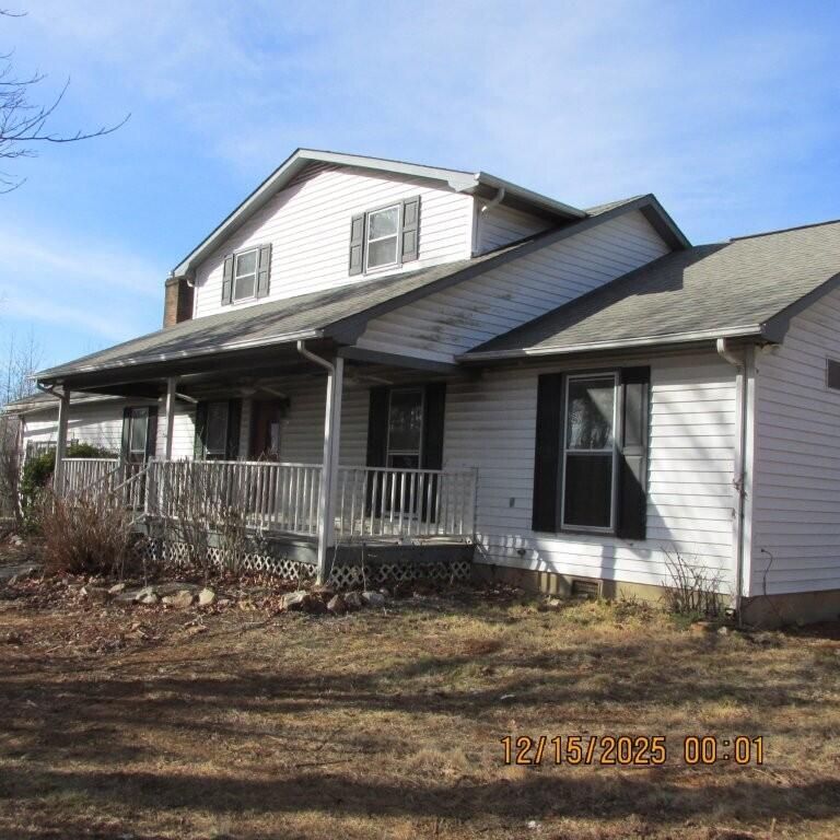 465 McMoon LN, Stuart, VA 24171