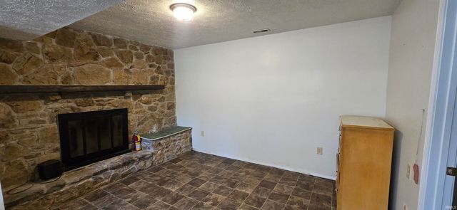 340 E Spring Street, Bloomfield, IN 47424